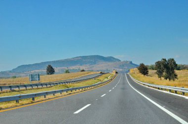 Meksika 'da Chapala Gölü yakınlarındaki 15. otoyol..