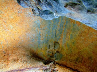 Pasifik kıyı şeridi boyunca doğal kum taşı oluşumu, British Columbia, Kanada