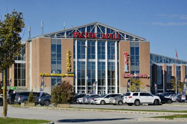Markham, Ontario, Kanada: 15 Eylül 2025: Pacific Mall, Kanada 'nın Ontario kentinde bulunan Asyalı bir alışveriş merkezidir. Bu alışveriş merkezinin Kuzey Amerika 'daki en büyük kapalı Asya alışveriş merkezi olduğu iddia ediliyor..