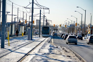 Toronto, Ontario, Kanada, 8 Şubat 2026: Eglinton Crosstown LRT hattının açılış günü. 15 yıllık inşaattan sonra, 19 km, 25 istasyon, doğu-batı ulaşım hattı sonunda bugün halka açıldı..