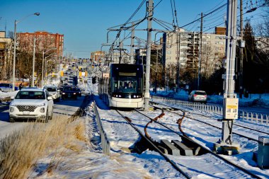Toronto, Ontario, Kanada, 8 Şubat 2026: Eglinton Crosstown LRT hattının açılış günü. 15 yıllık inşaattan sonra, 19 km, 25 istasyon, doğu-batı ulaşım hattı sonunda bugün halka açıldı..