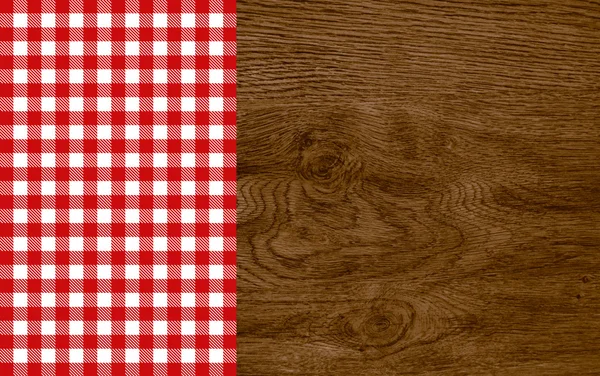 Fundo de madeira com toalha de mesa vermelho branco — Fotografia de Stock