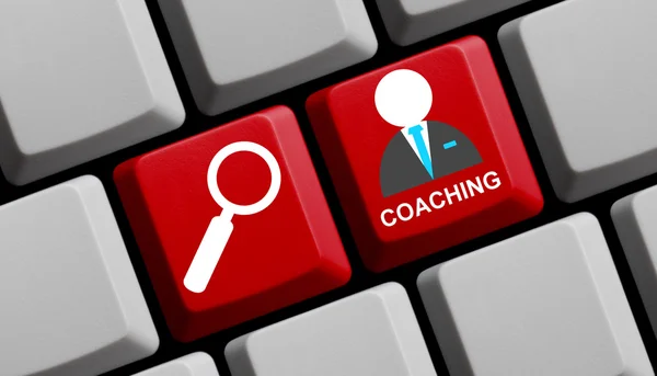Searching for coaching online — Stock Photo, Image