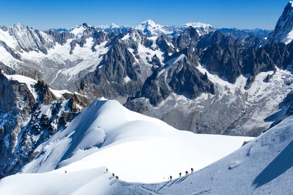 Escaladores rumo ao cume Mont Blanc — Foto de Stock