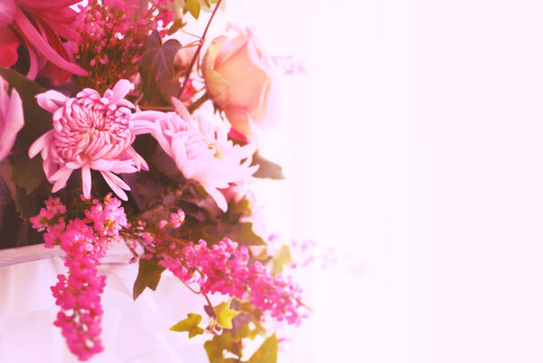 мягкий фон с цветочной композицией
