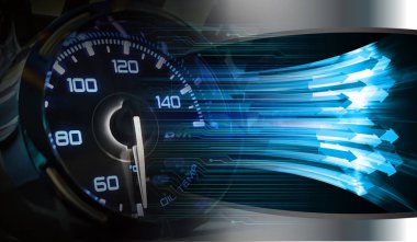 Gösterge panelinin arkaplanındaki hız göstergesi ve saat