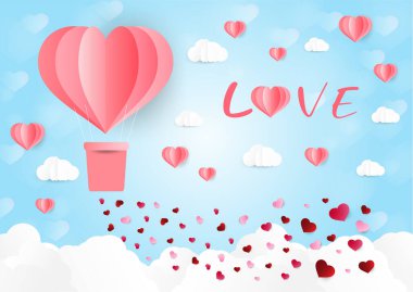 Kalp şeklinde hava balonu mevcut kutuyla uçuyor.