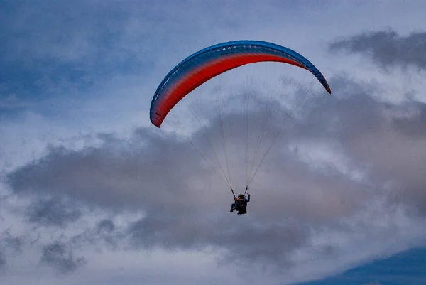 Brezilya Nın Minas Gerais Eyaletinde Paragliderler — Stok fotoğraf