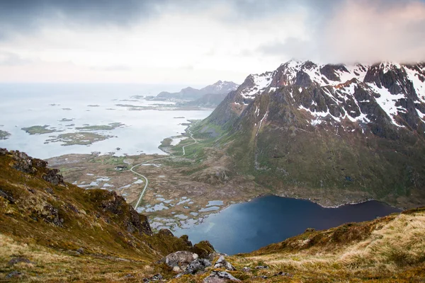 Droga do góry, Lofotach w Norwegii — Zdjęcie stockowe