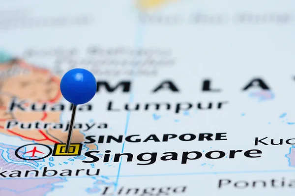 Singapur przypięte na mapie Azji — Zdjęcie stockowe