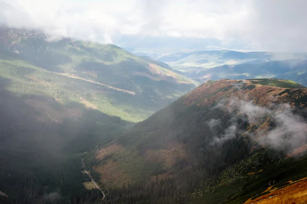 Vista de Volovec em montanhas de Tatra — Fotografia de Stock