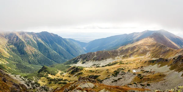 Vista desde Ostry Rohac pico en Tatras — Foto de Stock