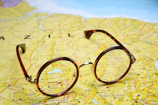 Gafas en un mapa - Brasilia — Foto de Stock