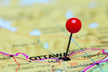 Ottawa Kanada bir harita üzerinde sabitlenmiş