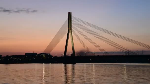 Otomobil kablo günbatımı gökyüzü köprü — Stok video
