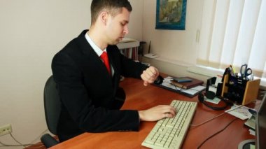 Adam bitirmek onun çalışma günü