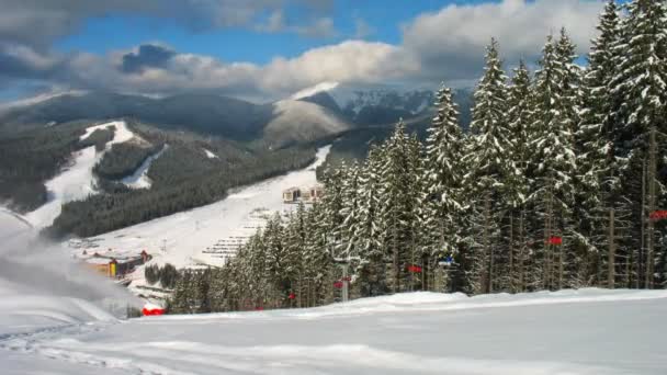 Indah Pegunungan Dan Ski Lifts Timelapse — Stok Video