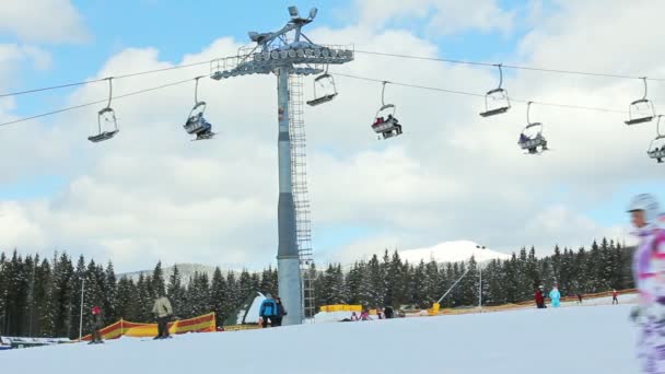 Skiërs op gemakkelijk Track Timelapse — Stockvideo