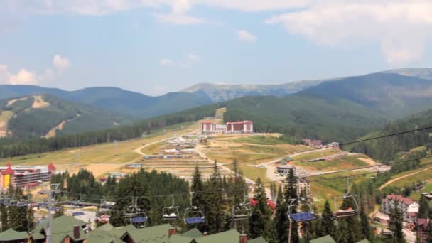 Ascenseur de montagne avec des touristes Panaroma — Video