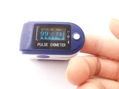 Nabız oksimetresi, kan oksijen doygunluğunu ölçmek için tıbbi cihaz.