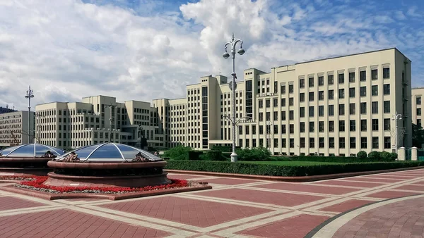 Minsk, Belarus. Minsk stok fotoğrafındaki Independence Meydanı