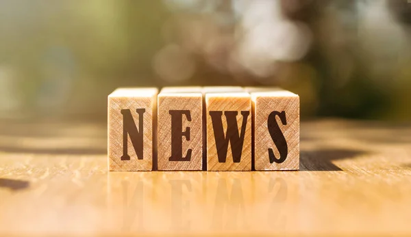 News Word Wooden Blocks Table Sunlight — Stock Photo, Image