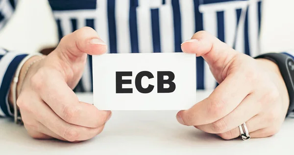 Ebc Europejski Bank Centralny Kobieta Kartką Napisem Niej — Zdjęcie stockowe