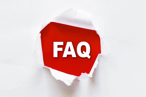 Papel Rasgado Branco Com Uma Palavra Faq Perguntas Frequentes — Fotografia de Stock