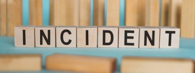 Açık mavi arkaplanda olay blokları.