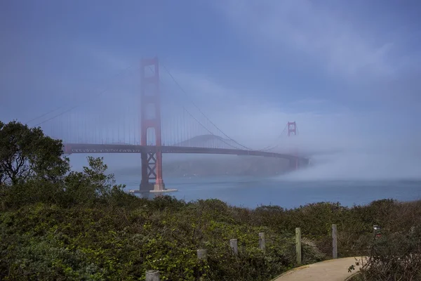 Golden Gate-bron över dimman — Stockfoto