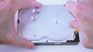 Bilgisayardan izole sabit disk.