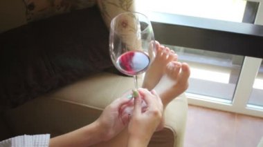 Bir kızın elinde yakın çekim