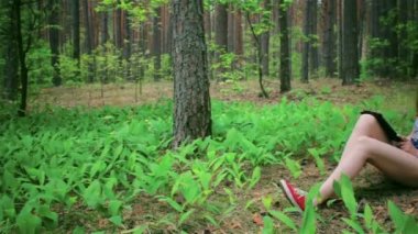 tablet pc ile güzel bir kadın