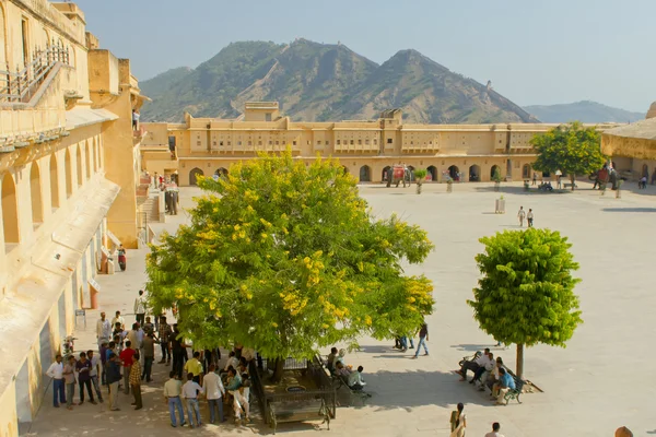 Jaipur, indien, 10. november 2011: blick zur burg amer fort — Stockfoto