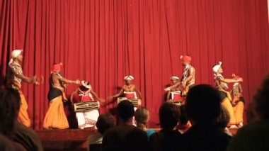 Kandy, Sri Lanka, 22 Ekim 2011: Kandyan dans performansı