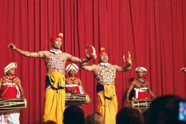 Kandy, Sri Lanka, 22 Ekim 2011: Kandyan dans performansı