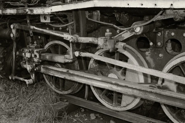 Vintage ατμομηχανή που στέκεται στις ράγες — Φωτογραφία Αρχείου