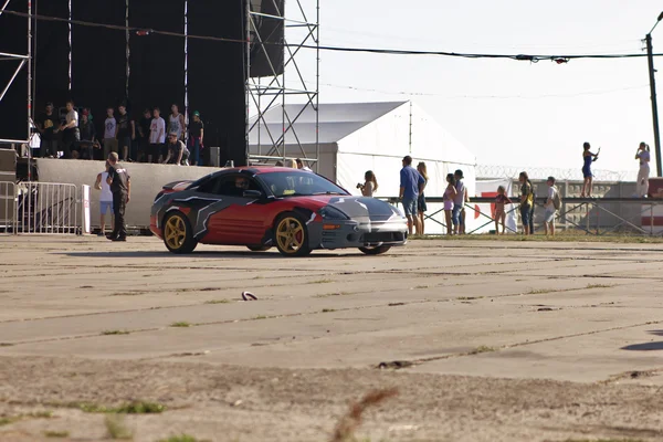 Ukraine, Kiev - jule 25, 2015: ENERGY AUTOSHOW in aviation Museum — Stock Photo, Image