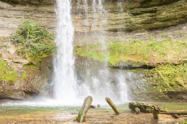 Cascade du DardNozon Gorge, Croy Romainmtier, Vaud Kantonu, İsviçre