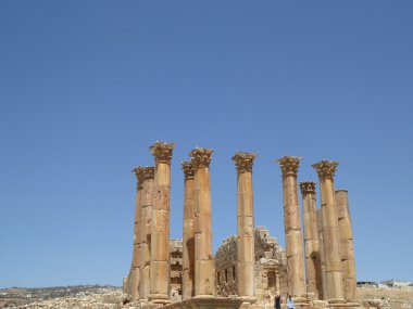 Artemis Tapınağı: Jerash, Jordan sütunlarından