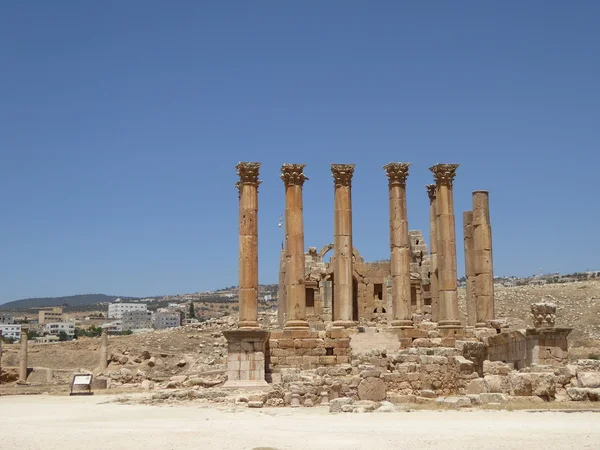 Columnas del Templo de Artemisa, Jerash, Jordania —  Fotos de Stock