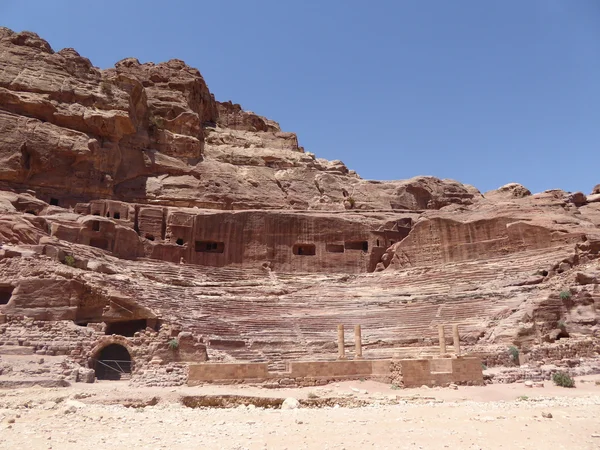 Römische theaterarena im nabatean petra jordan Middle East — Stockfoto