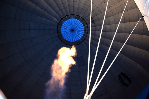 Balloon flying over Cappadocia, Turkey at sunrise — Stock Photo, Image