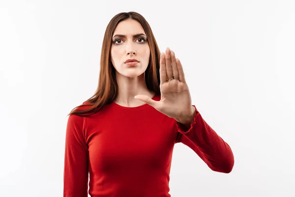 Imagem Mulher Séria Com Cabelo Castanho Longo Camisola Vermelha Casual — Fotografia de Stock