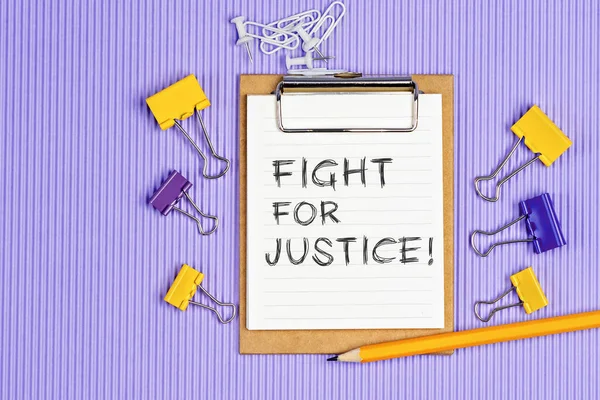 Las Palabras Lucha Por Justicia Escritas Cuaderno Blanco Primer Plano — Foto de Stock