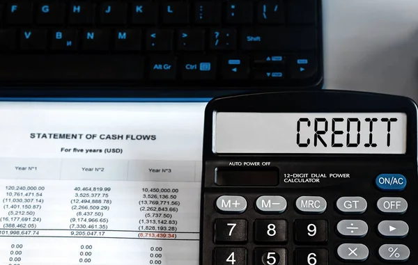 Υπολογιστής Λέξη Credit Στην Οθόνη Χρήματα Χρηματοοικονομικά Και Επιχειρηματική Ιδέα — Φωτογραφία Αρχείου