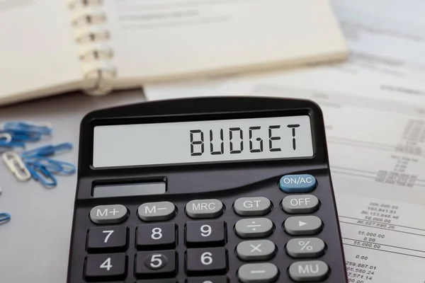 Kalkulačka Slovem Rozpočet Displeji Obchodní Daňový Finanční Koncept — Stock fotografie