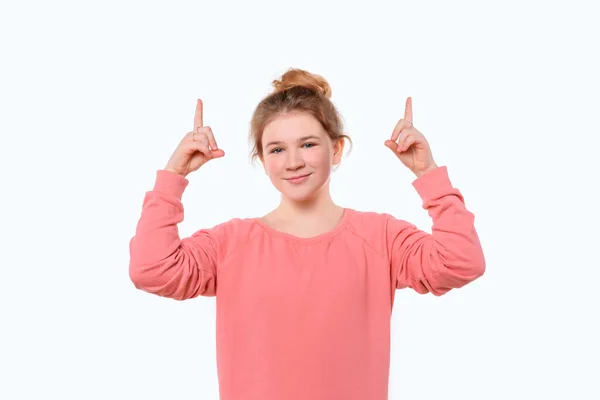 Din Promo Här Porträtt Attraktiv Ung Flicka Peka Finger Upp — Stockfoto