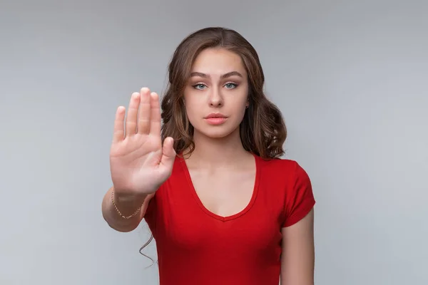 Sinal Parada Palma Câmera Símbolo Não Mova Mulher Morena Jovem — Fotografia de Stock