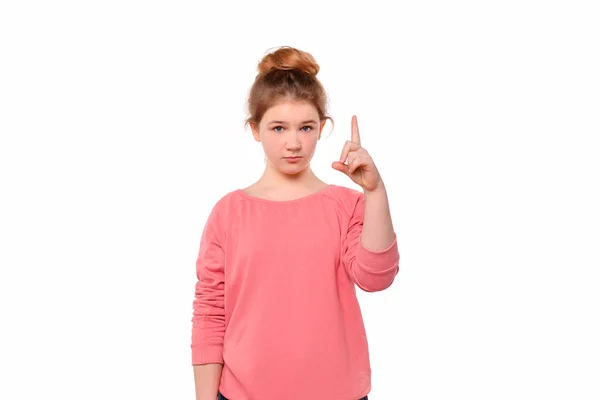 Porträt Eines Ernsten Jungen Mädchens Das Den Zeigefinger Zeigt Und — Stockfoto